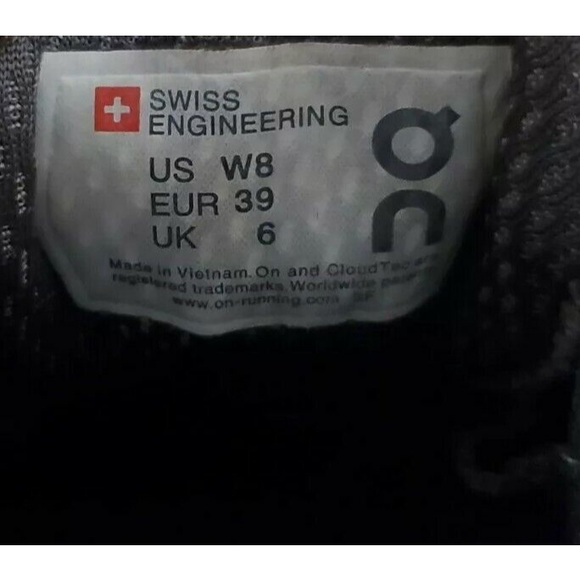 ON CLOUDFLYER Swiss Engineering Women’s Black Road Running Shoes 8 - Picture 7 of 7